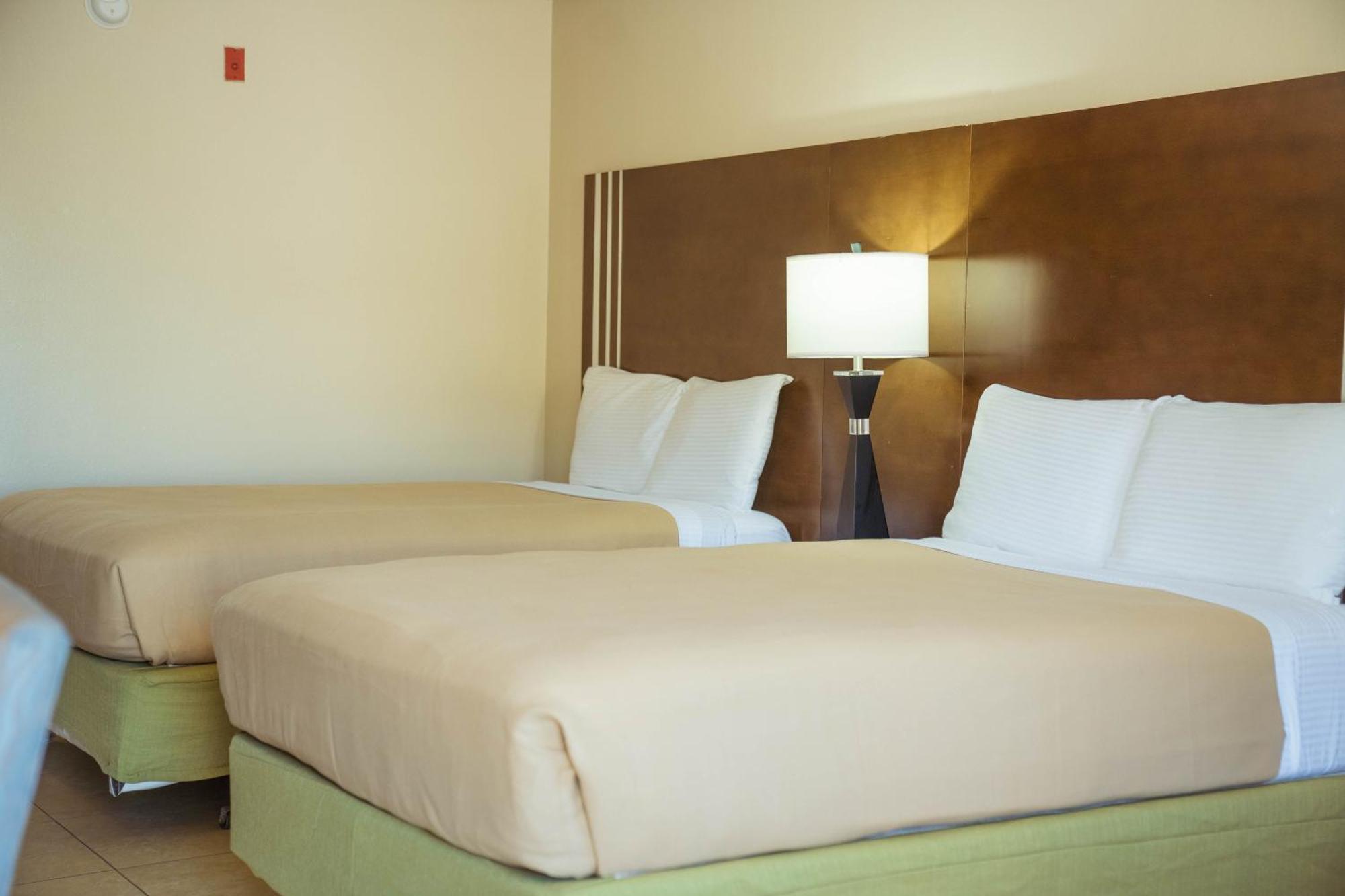 Serena Inn Citrus Ridge Экстерьер фото